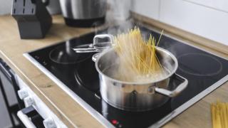 Mỗi tháng bếp từ tiêu thụ bao nhiêu số điện?